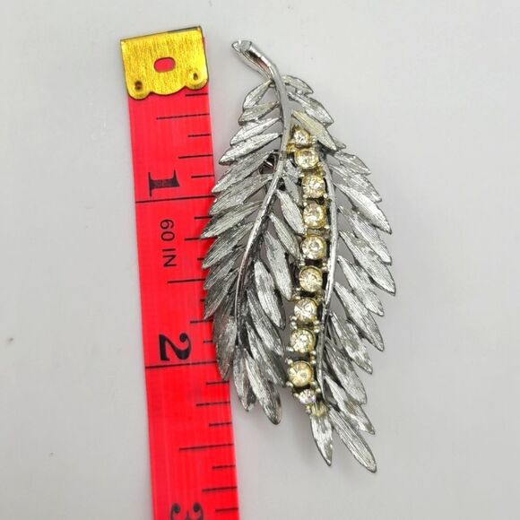 Elegant Silver Leaf Brooch Pin with Rhinestones - Picture 4 of 4